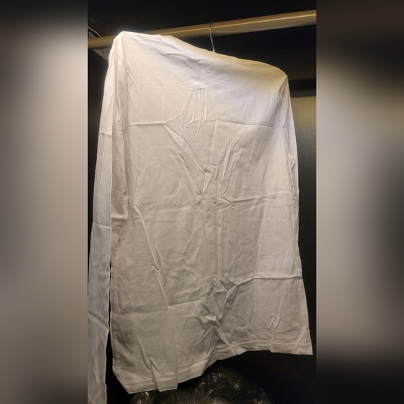 BNWT - Montreal Canadiens Long Sleeve Tee - Picture 4 of 4